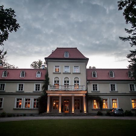 Готель Dwor Sierakow Екстер'єр фото
