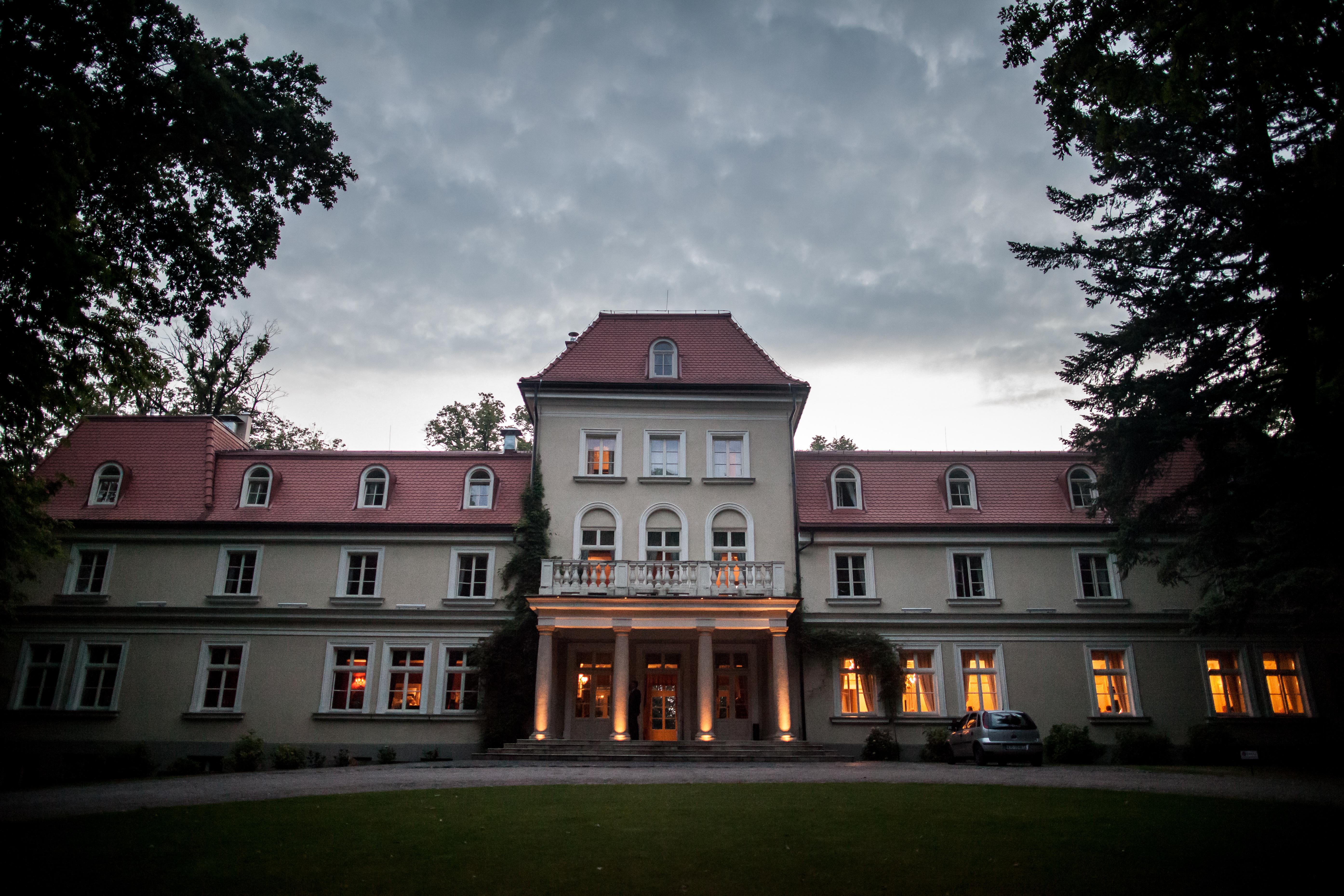 Готель Dwor Sierakow Екстер'єр фото